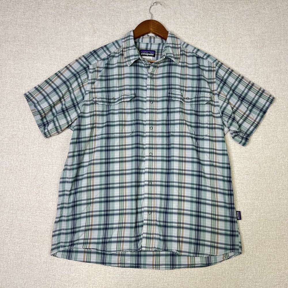 Patagonia Mens Seersucker Puckerware Button‎ Down Short Sleeve Plaid Casual L - Picture 1 of 7